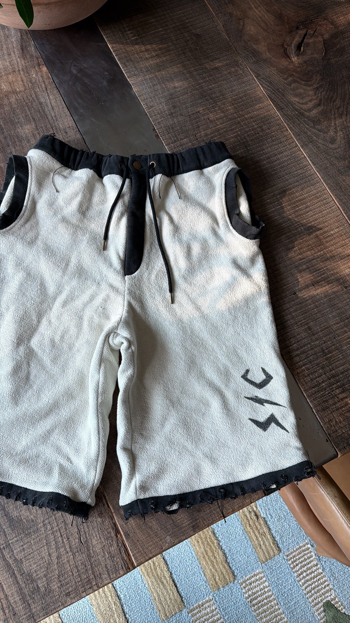 “RRAW” SHORTS